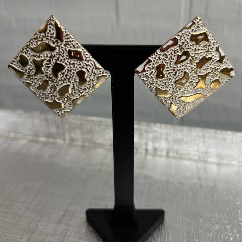 5/$25 (Pick 5 items for $25 Labeled) Goldtone Leopard Print Earrings